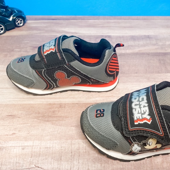 Mickey Mouse 🐭 Light-Up Sneakers - Picture 7 of 12